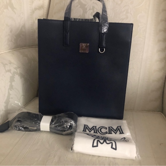 $750 MCM Aren Navy Leather Camouflage Print Tote Bag - Picture 2 of 9